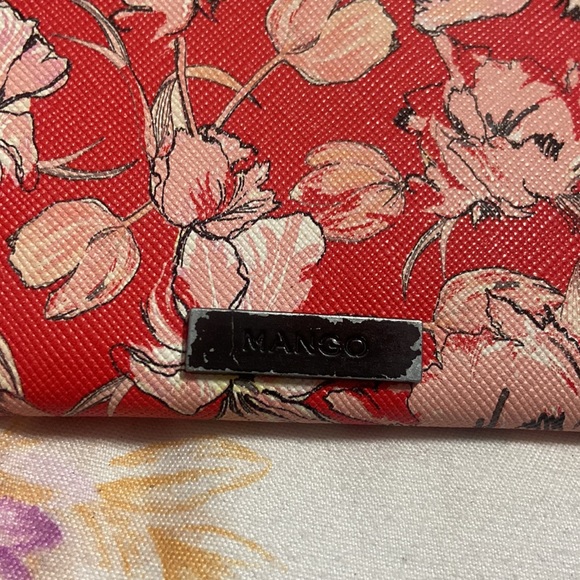 Mango Wallet - Picture 6 of 7